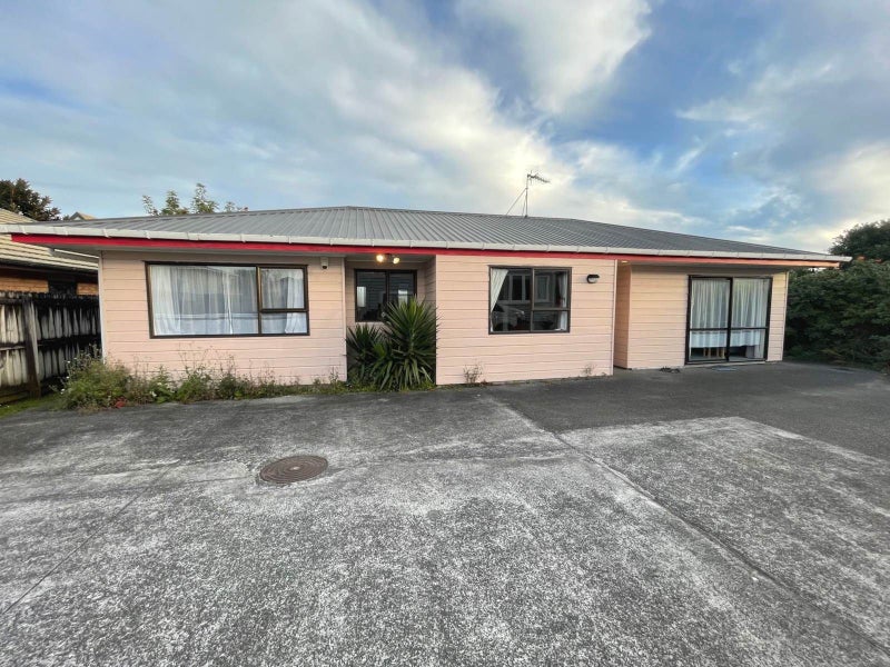 12A Foch Avenue, Mount Roskill, Auckland - Carousel 1