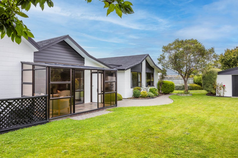 11A Woodstock Place, Russley, Christchurch - Carousel 1