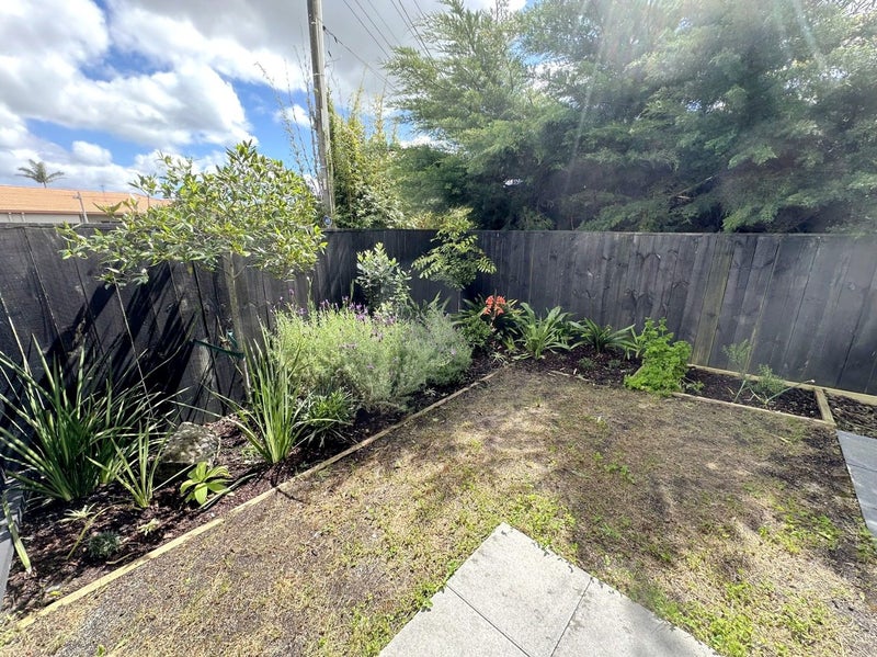 24 Red Arches Road, Henderson, Auckland - Carousel 2