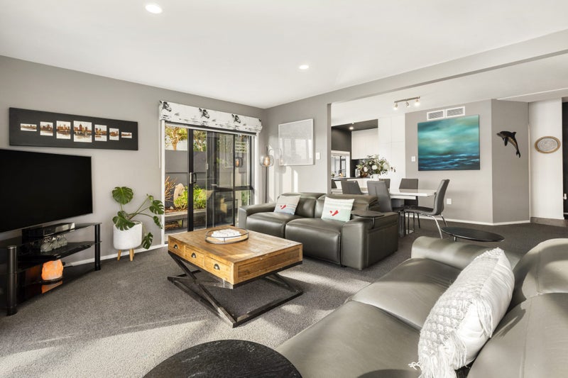 115A Akaroa Drive, Maupuia, Wellington - Carousel 2