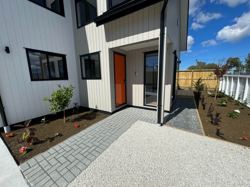 13A Pinewood Street, Avondale, Auckland - Carousel 2