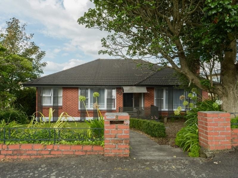 99 Pembroke Street, Hamilton Lake, Hamilton - Carousel 1