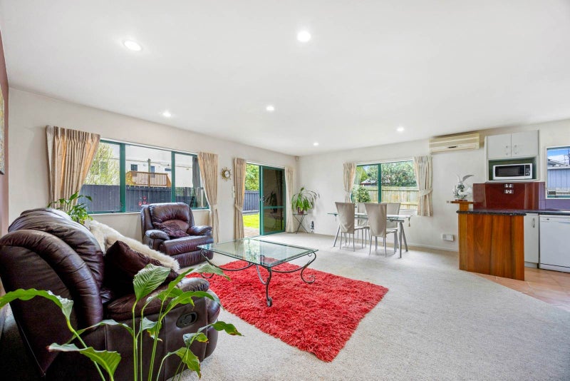 1A Roberts Road, Te Atatu South, Auckland - Carousel 2