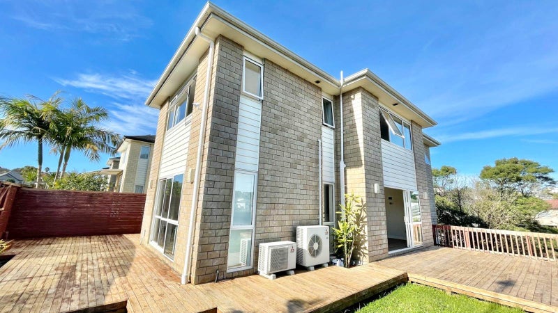 8 Sohlue Place, Oteha, Auckland - Carousel 1