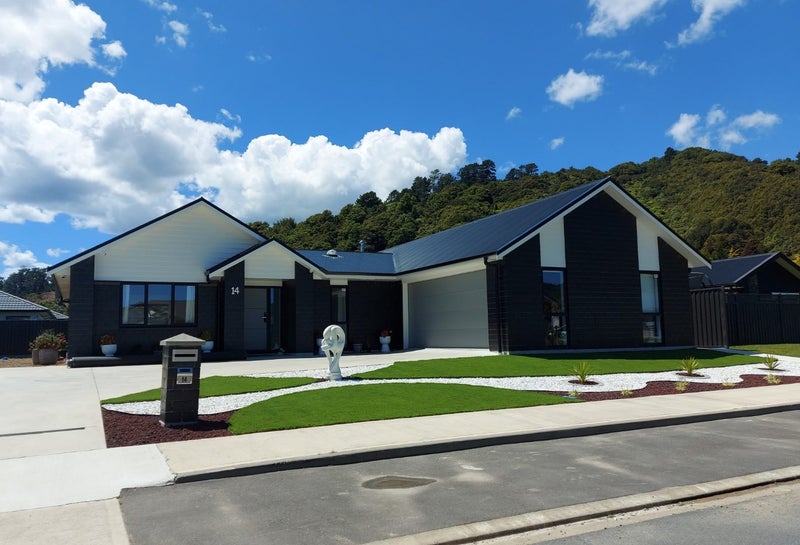 14 Salisbury Crescent, Wallaceville, Upper Hutt - Carousel 2