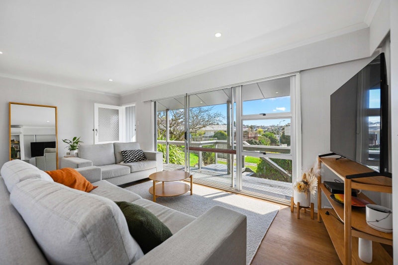 12 Edith Place, Dinsdale, Hamilton - Carousel 2