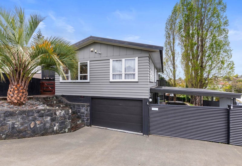 15 Caronia Crescent, Lynfield, Auckland - Carousel 1