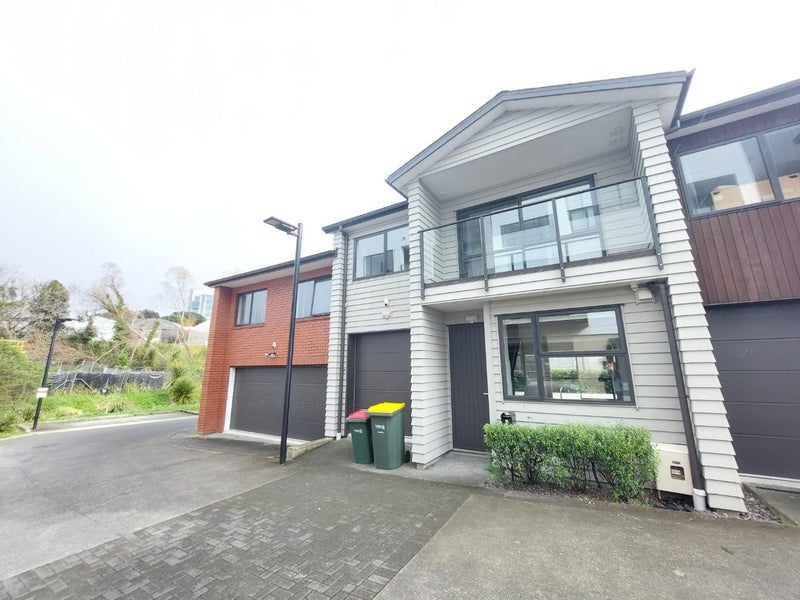 4 Ti Kouka Lane, Sandringham, Auckland - Carousel 1