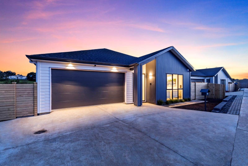 144 Tiriwa Drive, Massey, Auckland - Carousel 2