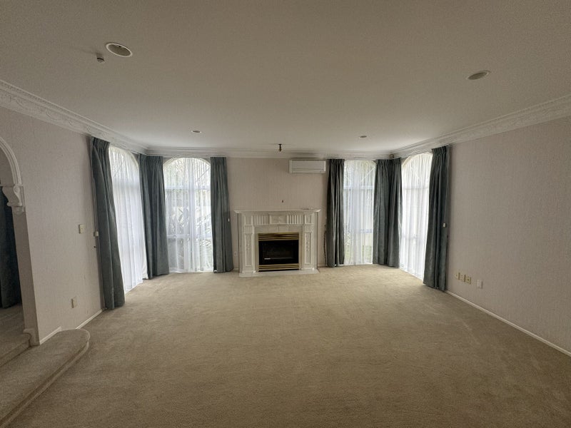 22 Oliver Twist Avenue, Mellons Bay, Auckland - Carousel 2