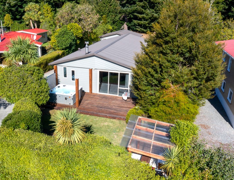 82 Quintin Drive, Te Anau, Te Anau - Carousel 2