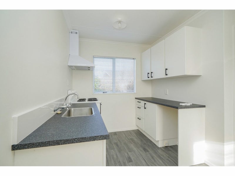 3/156 Crinan Street, Appleby, Invercargill - Carousel 2