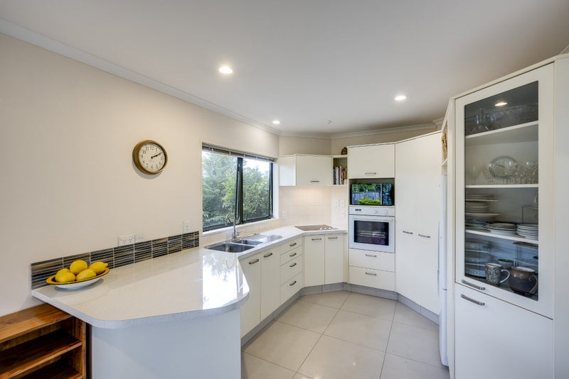 56 Kensington Drive, Taradale, Napier - Carousel 2