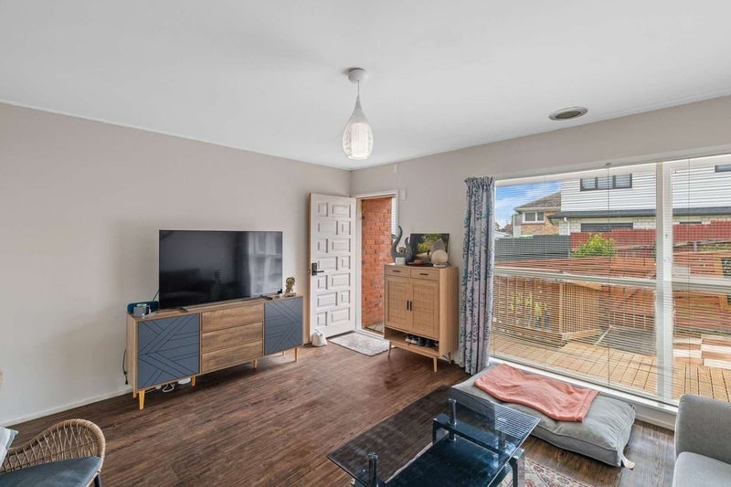 2/15 Richards Avenue, Papatoetoe, Auckland - Carousel 1