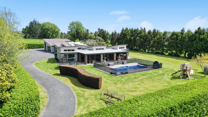 43 Oaktree Lane, Flagstaff, Hamilton - Carousel 1