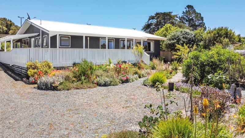 11 Lawn Street, Okaihau, Ōkaihau - Carousel 1