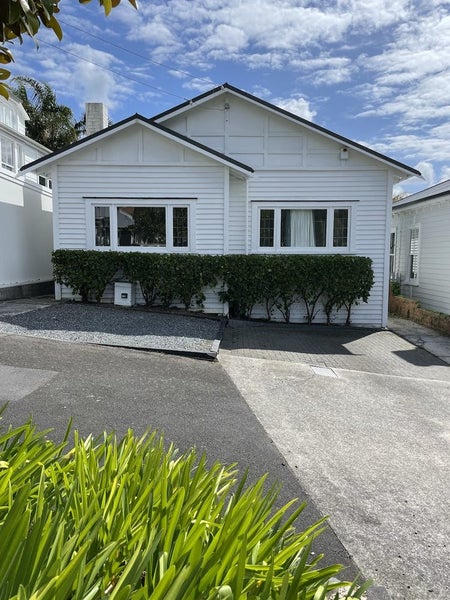 16 Anglesea Street, Freemans Bay, Auckland - Carousel 1