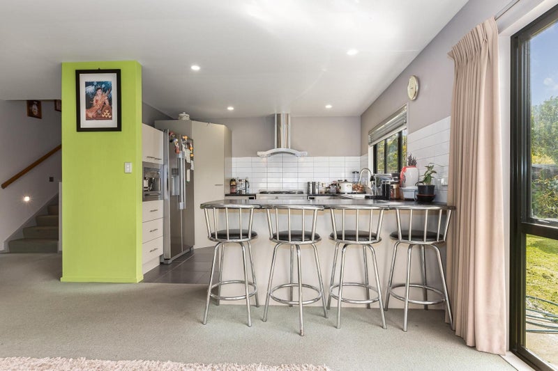 10 Fiordland Place, Aotea, Porirua - Carousel 2