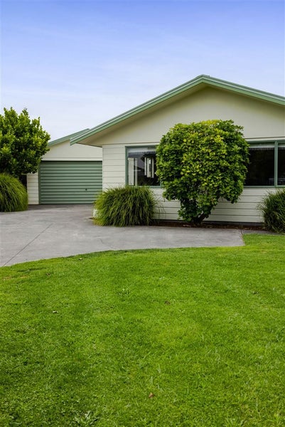 3B Meade Place, Bell Block, New Plymouth - Carousel 25