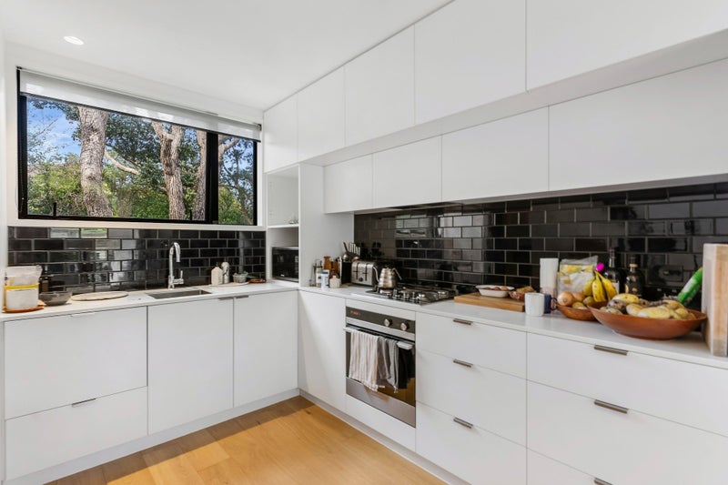 26 Jean Caldwell Way, Island Bay, Wellington - Carousel 2