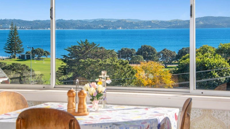 14 Kathy Terrace, Stanmore Bay, Whangaparaoa - Carousel 1