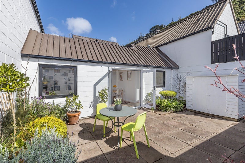 11/11 Pitarua Street, Thorndon, Wellington - Carousel 2