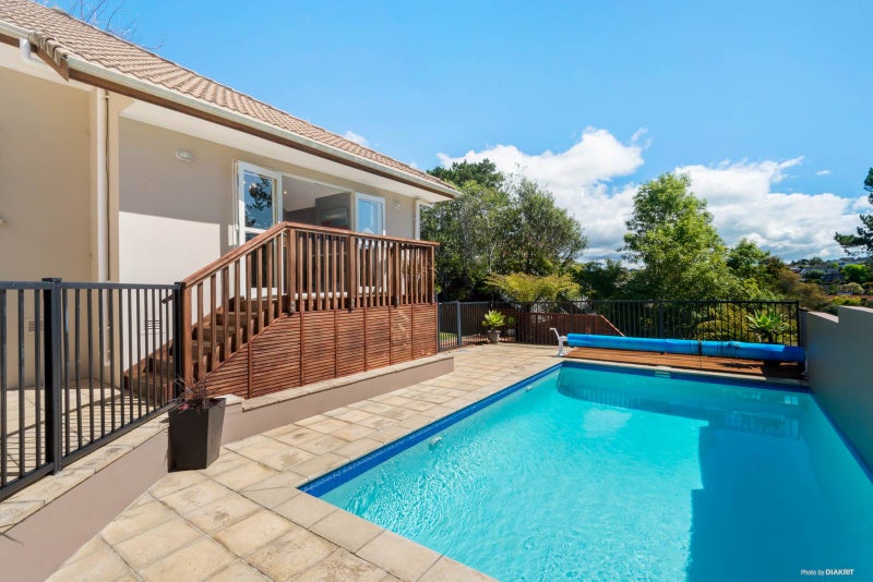 58A Woodlands Crescent, Browns Bay, Auckland - Carousel 2