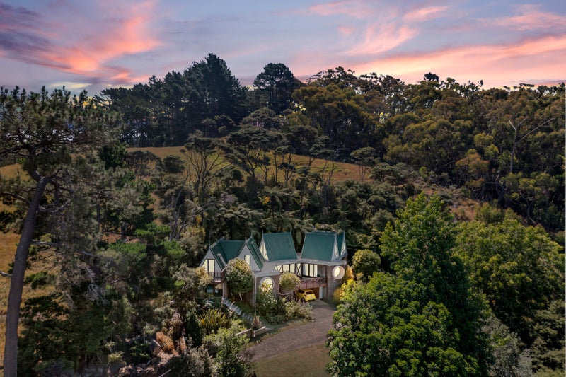 122 Waitakere Road, Henderson - Carousel 1