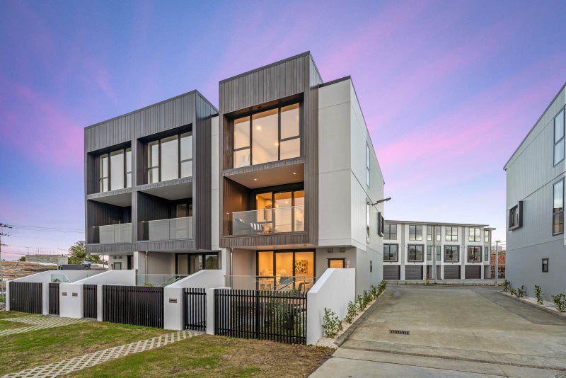 413A Lake Road, Takapuna, Auckland - Carousel 1