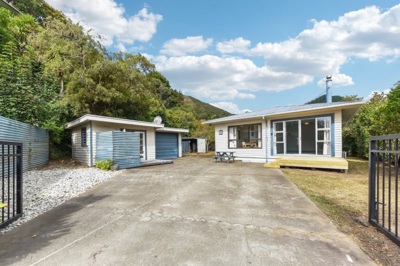 67A Brook Street, The Brook, Nelson - Carousel 1
