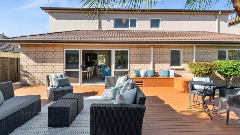 24 Bridgefield Crescent, Flat Bush, Auckland - Carousel 1