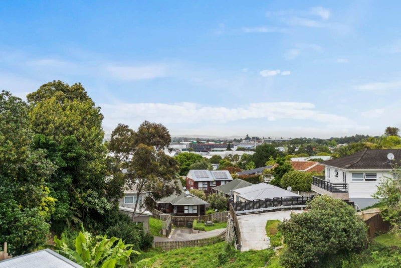 2/25 Felton Mathew Avenue, St Johns, Auckland - Carousel 13