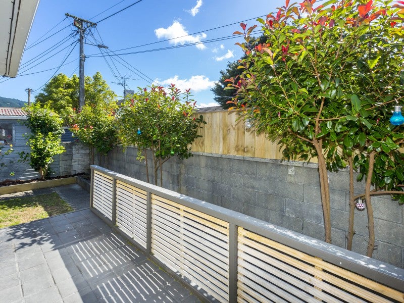 2 Palmer Crescent, Silverstream, Upper Hutt - Carousel 2