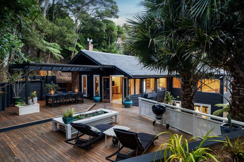 27 Scenic Drive, Titirangi, Auckland - Carousel 1