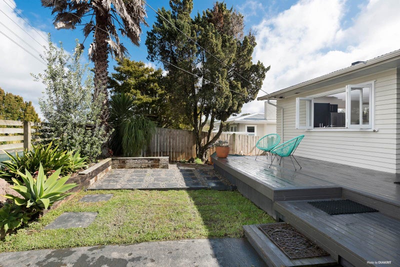 1/10 Montgomery Avenue, Belmont, Auckland - Carousel 1