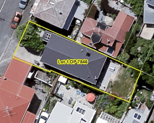 2 Port Street, Mount Victoria, Wellington - Carousel 17