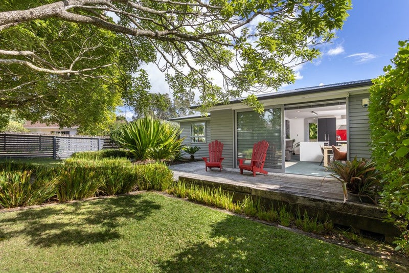 32 Queen Mary Avenue, New Lynn, Auckland - Carousel 2