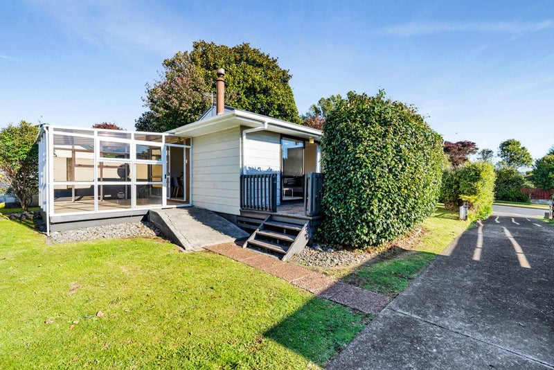 12 Villa Place, Bell Block, New Plymouth - Carousel 1
