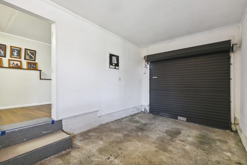 23 Griffiths Grove, Newlands, Wellington - Carousel 20