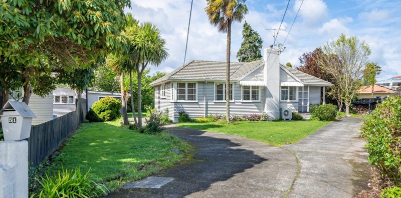 51 Thackeray Street, Trentham, Upper Hutt - Carousel 1