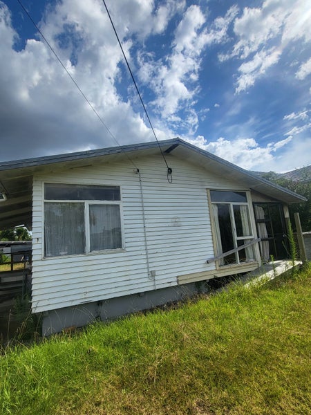 12 Brains Road, Kelston, Auckland - Carousel 1