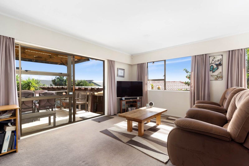 1/4 Askew Place, Farm Cove, Auckland - Carousel 2