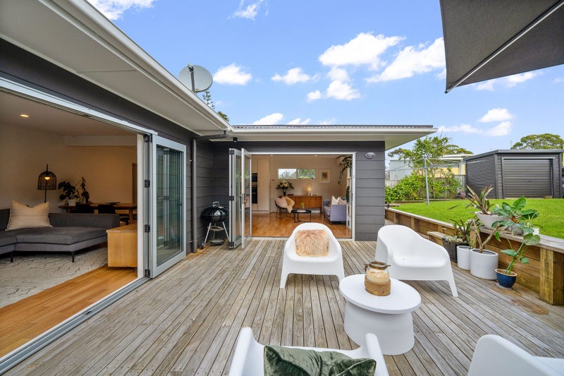 21 Thorp Street, Saint Johns, Auckland - Carousel 1