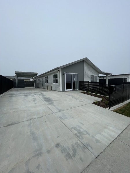 55 Whakaruru Crescent, Flaxmere, Hastings - Carousel 1