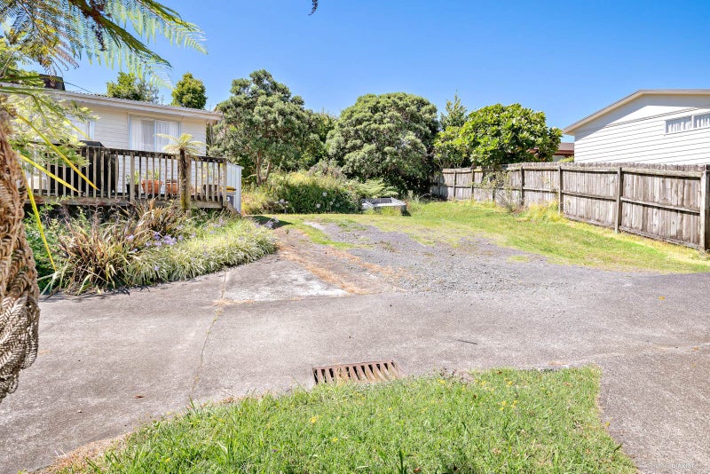 13 Worthington Place, West Harbour, Auckland - Carousel 2