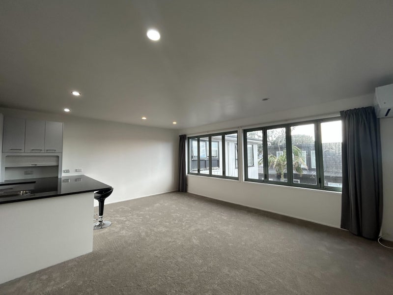 3/233 Hurstmere Road, Takapuna, Auckland - Carousel 8