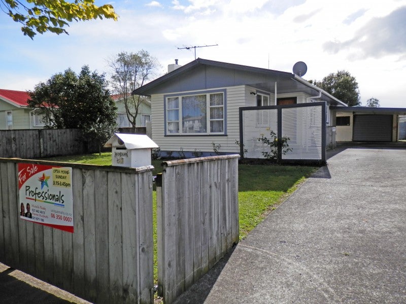 60 Rugby Street, Awapuni, Palmerston North - Carousel 1