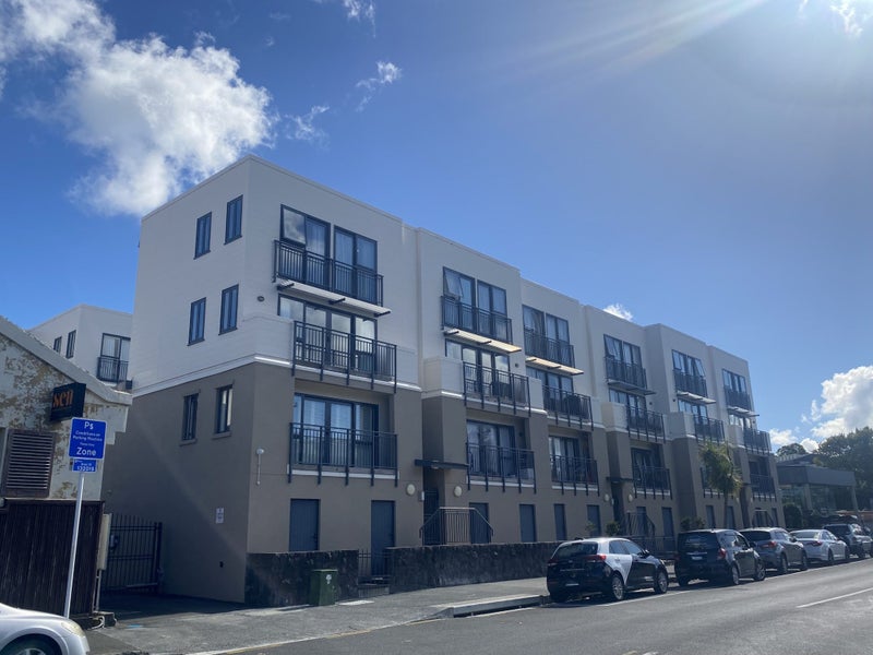 12/22 Normanby Road, Mount Eden, Auckland - Carousel 1