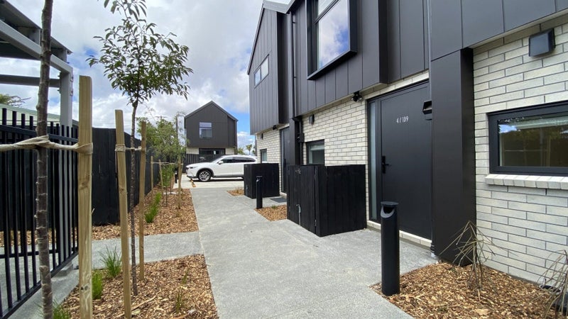5/109 Taikata Road, Te Atatū Peninsula, Auckland - Carousel 1
