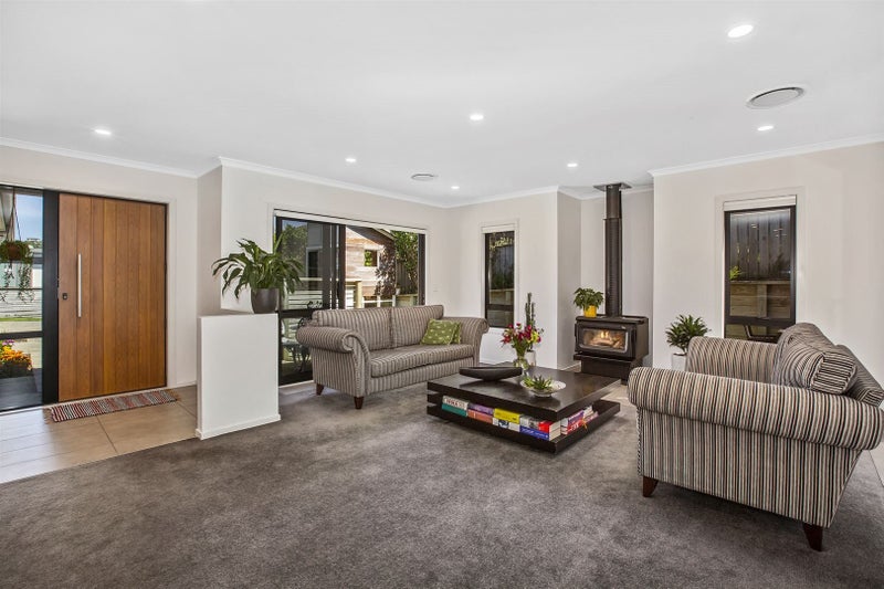 32 Mo Street, Camborne, Porirua - Carousel 2